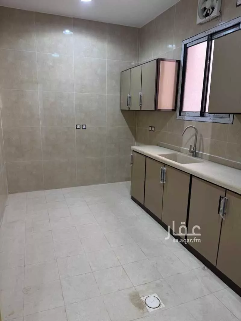 عمارة 325 م² في الثقبة 2
