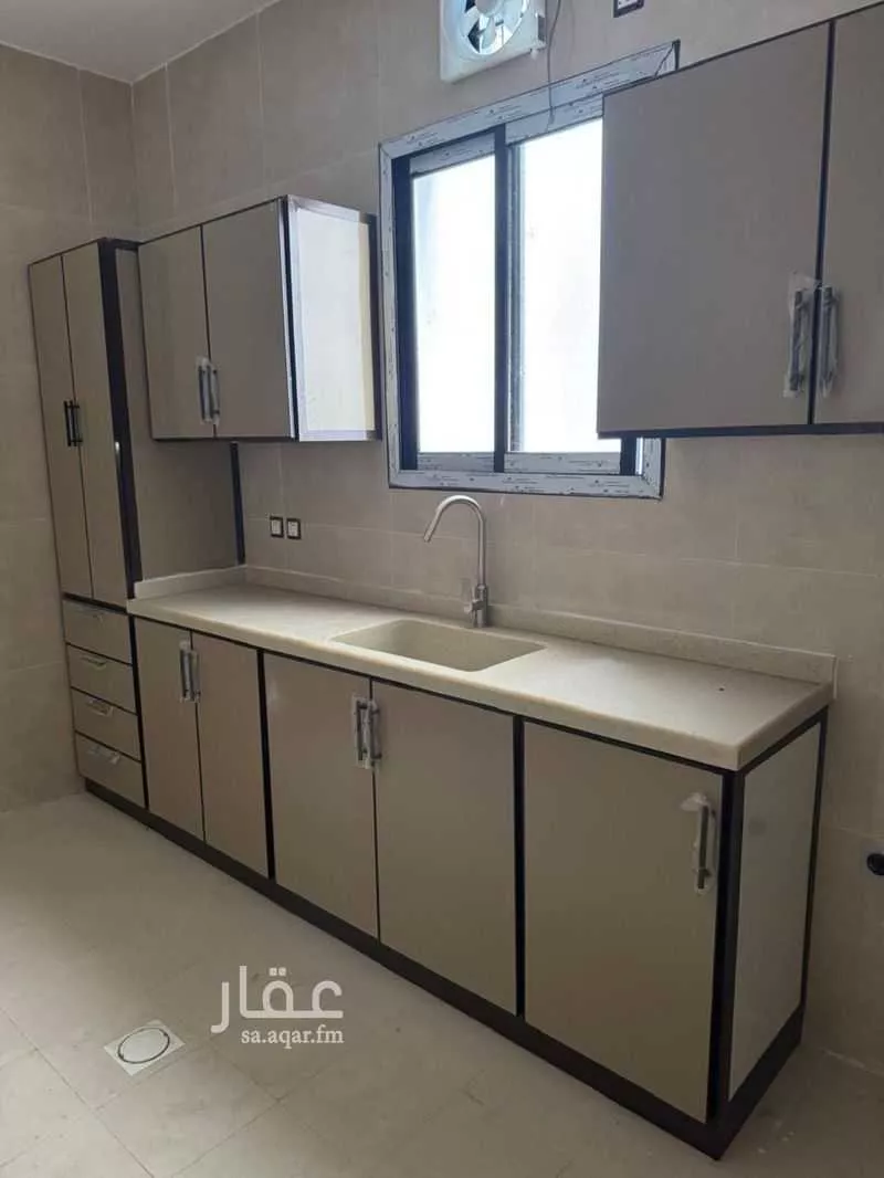 عمارة 325 م² في الثقبة 5