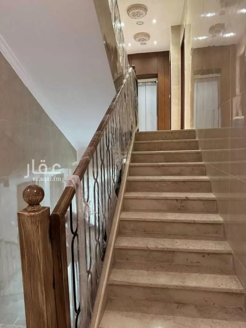عمارة 325 م² في الثقبة 6