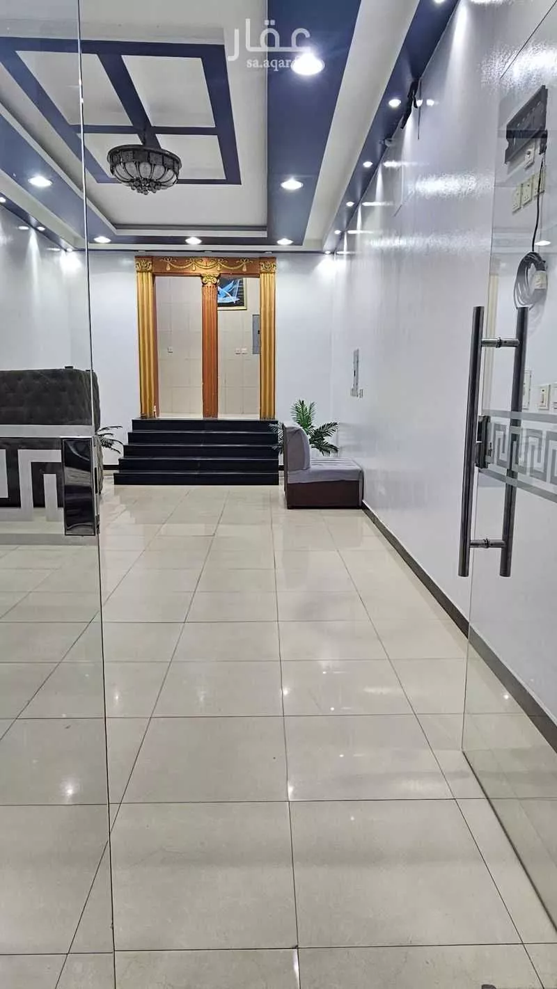 325 sqm building in Al Thuqbah 2