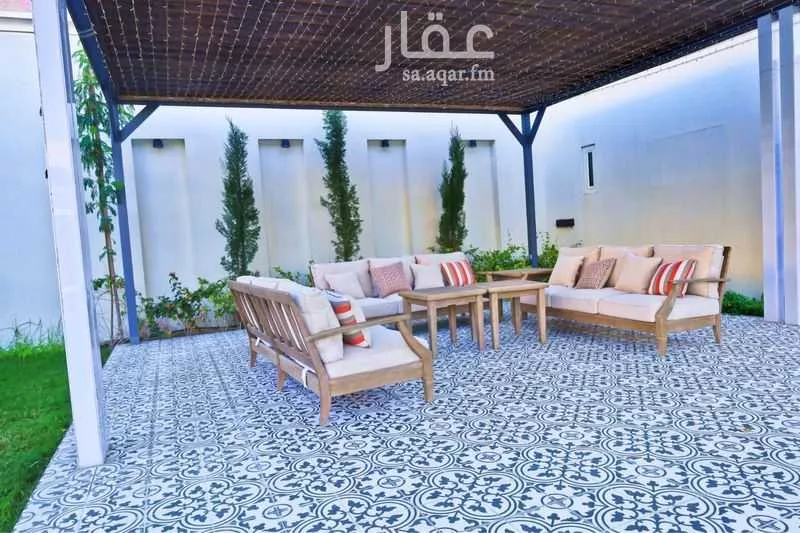عمارة 776 م² في العقيق 12