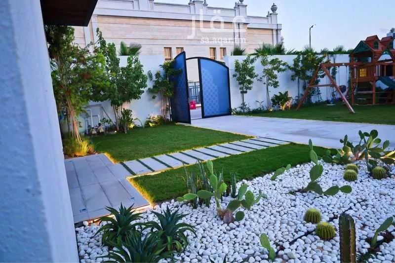 عمارة 776 م² في العقيق 8