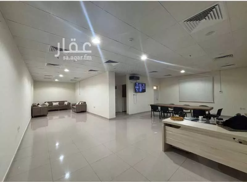 1737 sqm shop in Al Rakah Ash Shamaliyah 4
