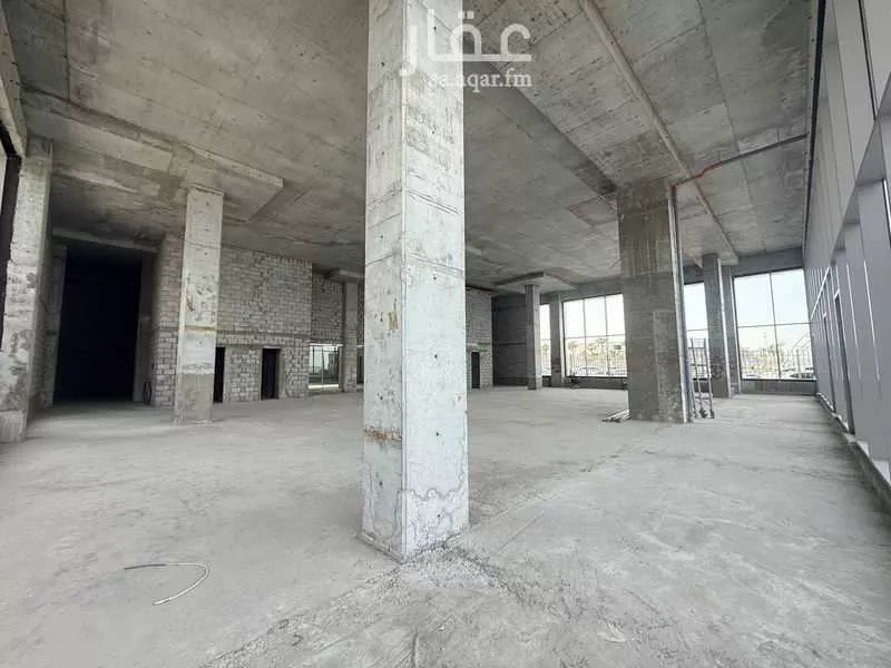 محل 2100 م² في الخبر الشمالية 4
