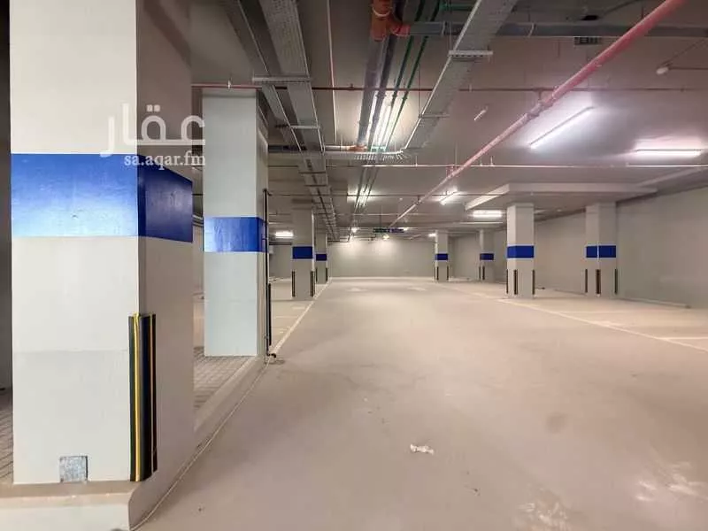 محل 2100 م² في الخبر الشمالية 8