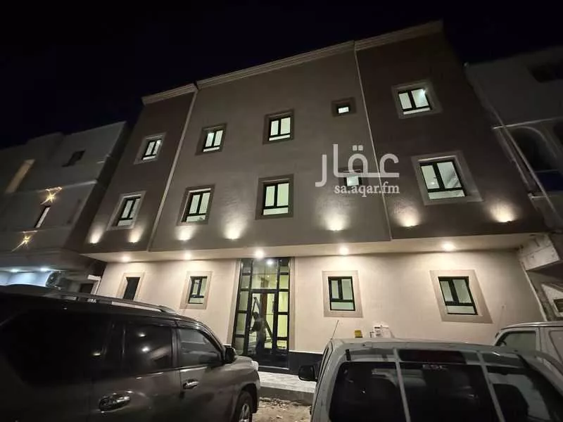 عمارة 325 م² في الثقبة 8