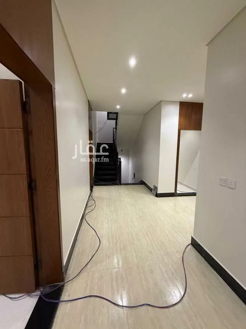 325 sqm building in Al Thuqbah 2