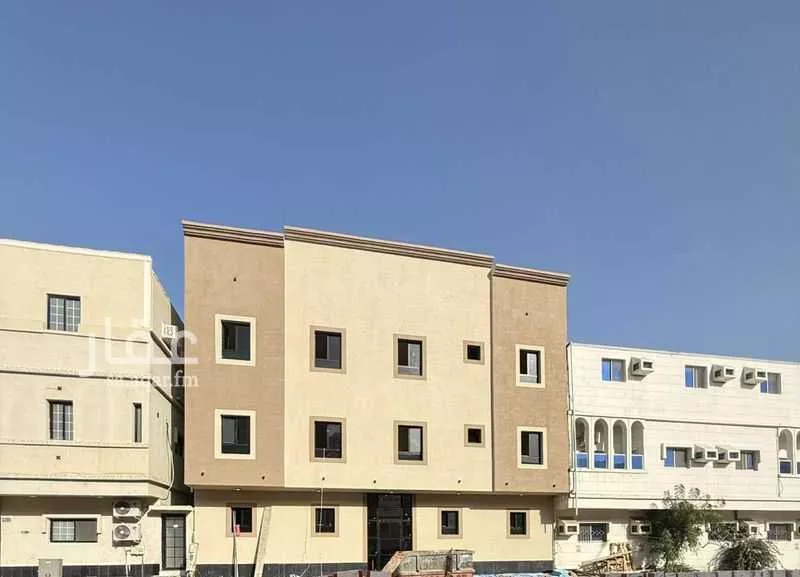 325 sqm building in Al Thuqbah 5