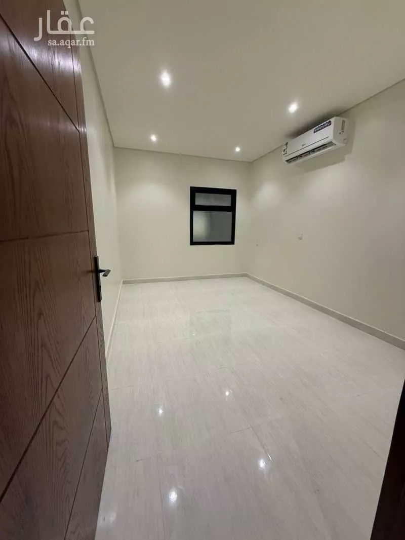 325 sqm building in Al Thuqbah 6