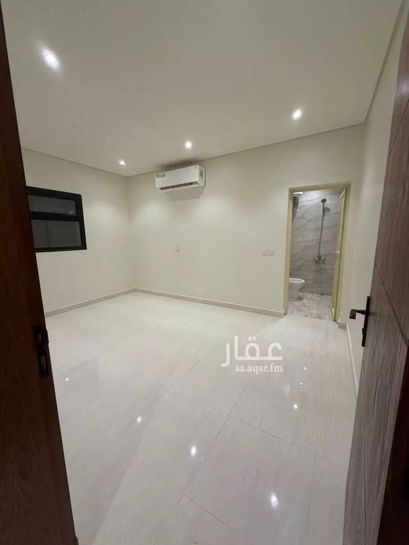 325 sqm building in Al Thuqbah 7
