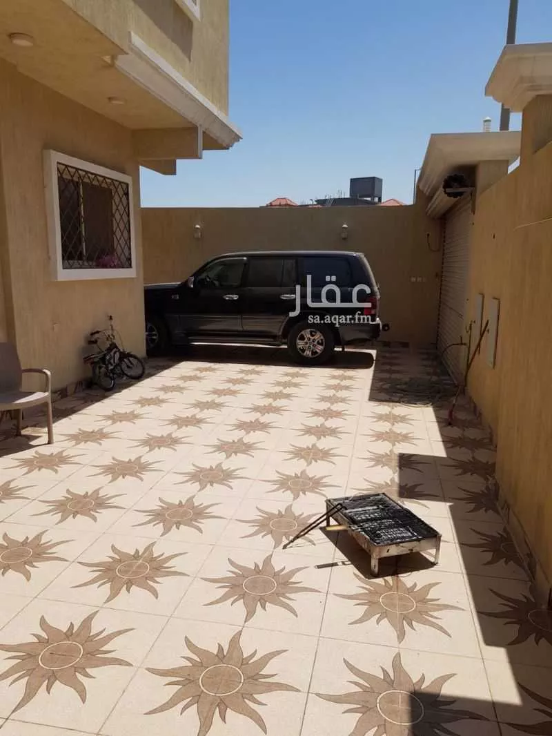 600 sqm building in Al Buhairah 4