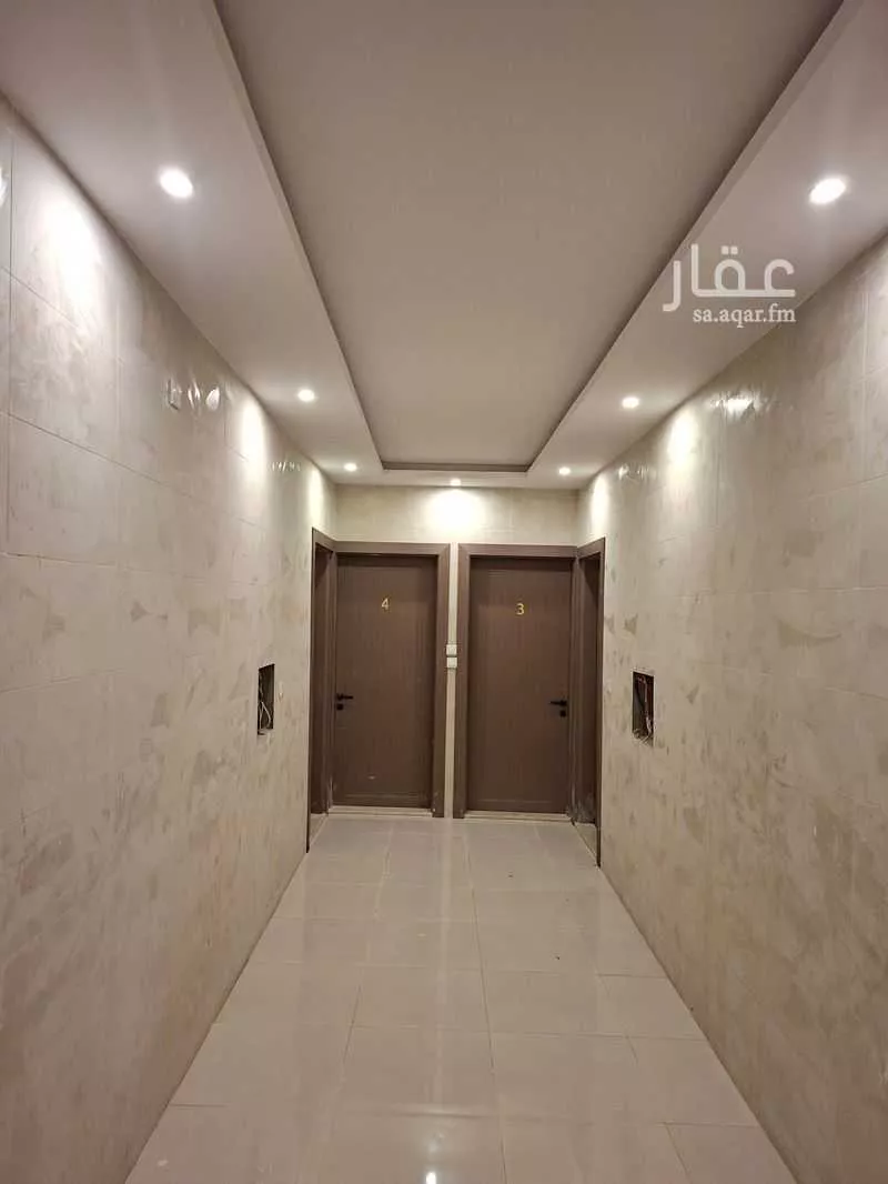 325 sqm building in Al Thuqbah 2