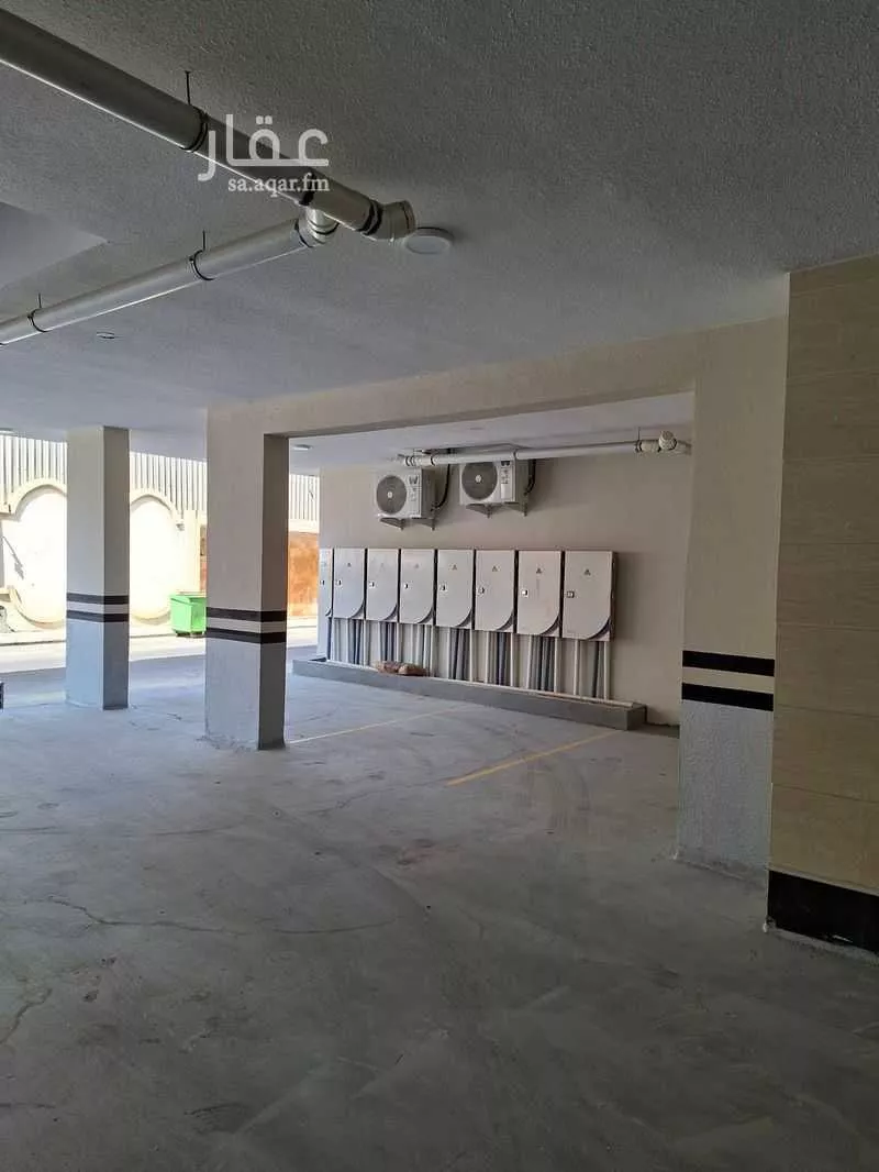 325 sqm building in Al Thuqbah 3