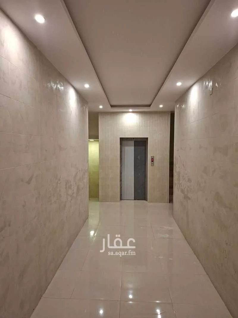 325 sqm building in Al Thuqbah 5