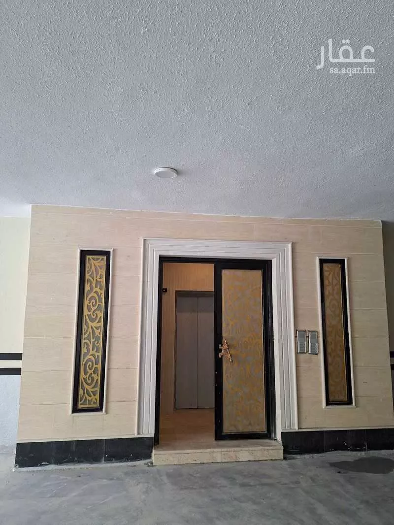 325 sqm building in Al Thuqbah 6