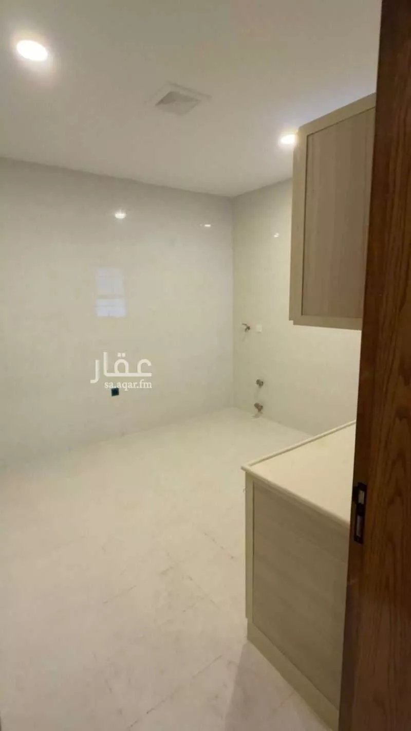 337 sqm building in Madinat Al Umal 7