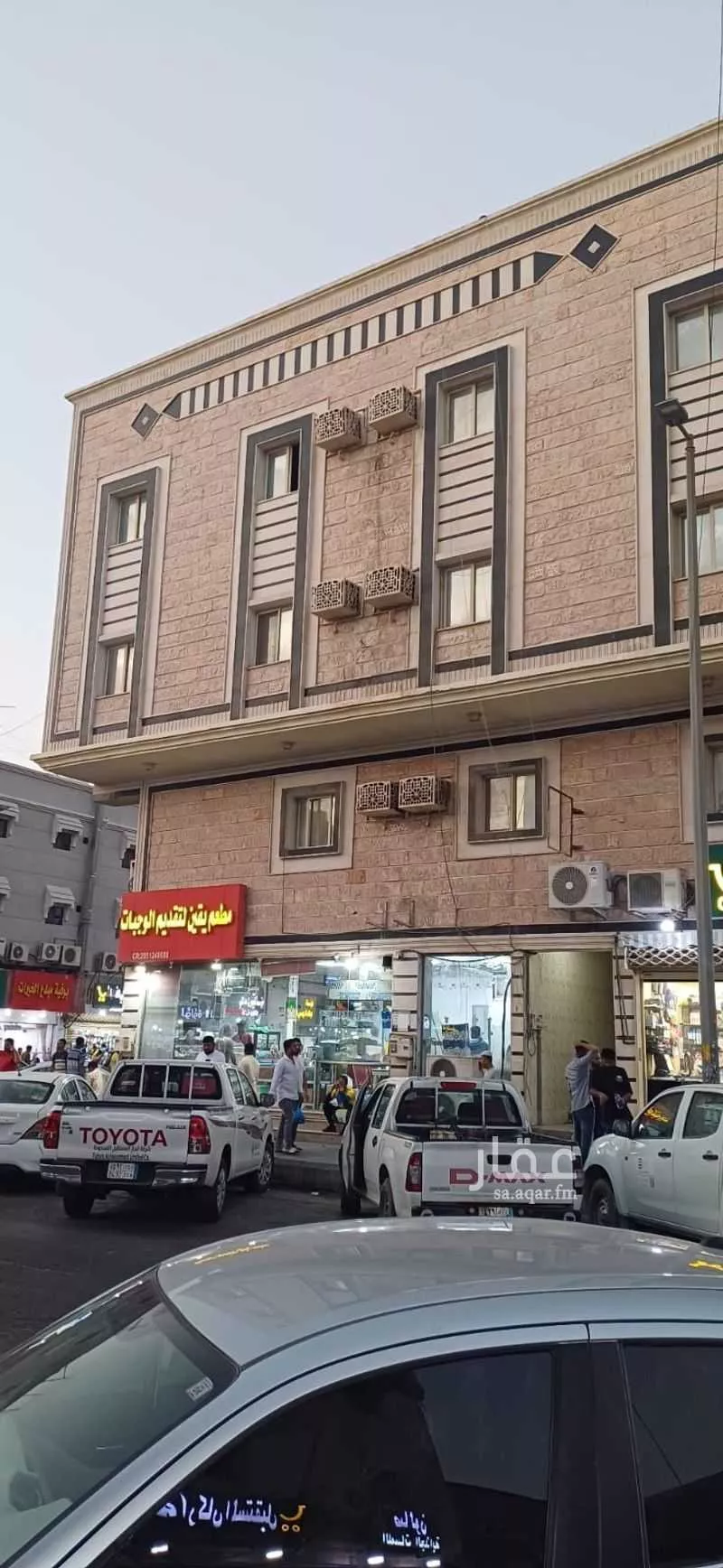 عمارة 325 م² في الثقبة 13