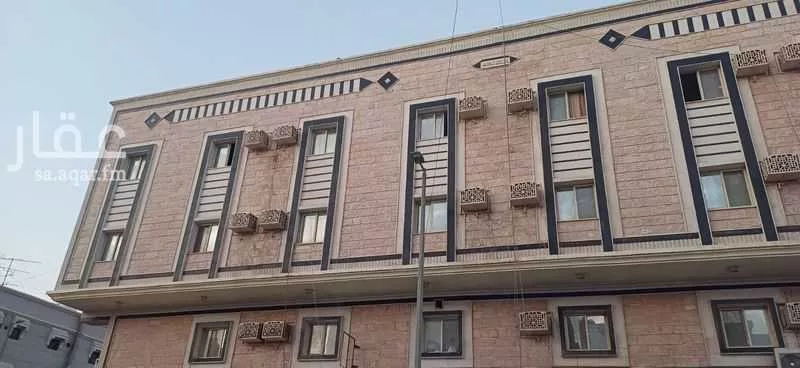 عمارة 325 م² في الثقبة 8
