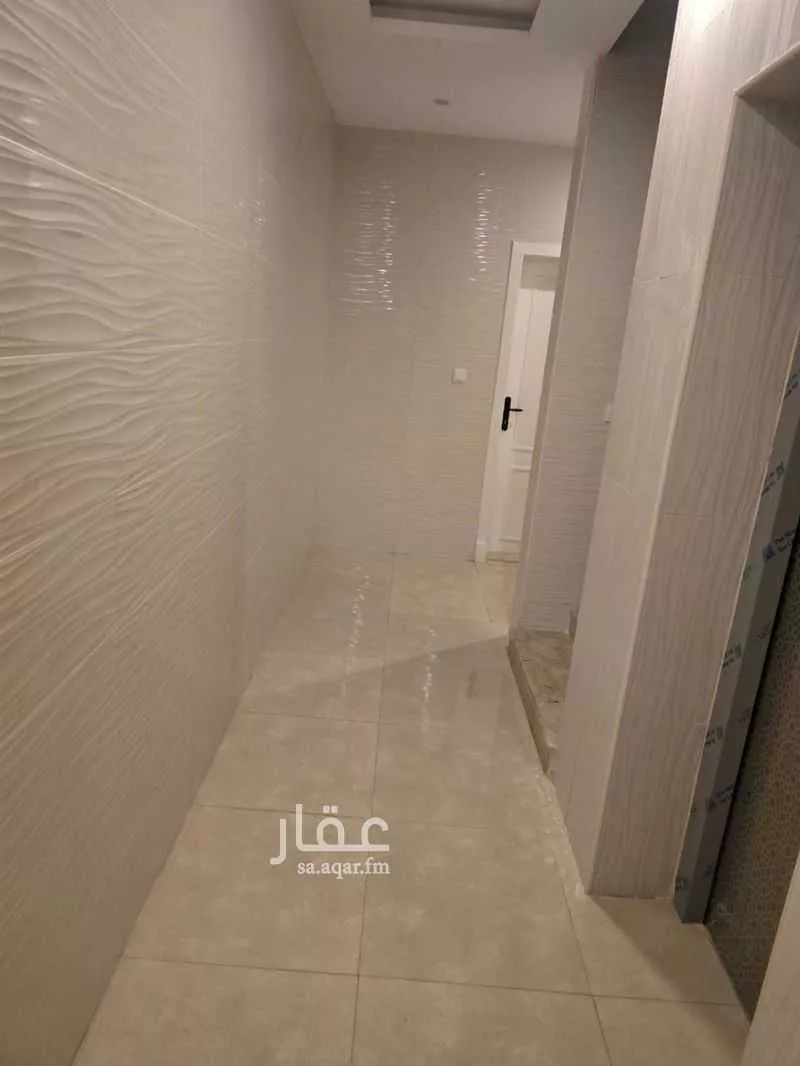 325 sqm building in Al Thuqbah 2