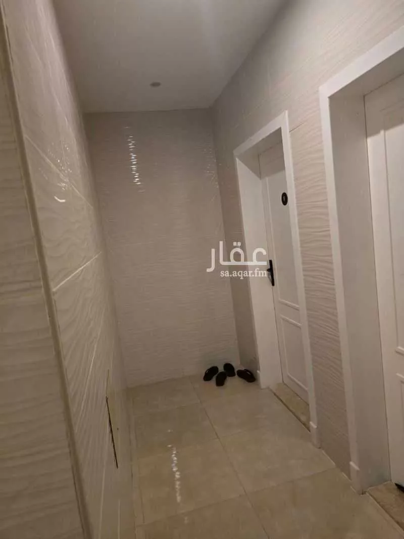 325 sqm building in Al Thuqbah 6