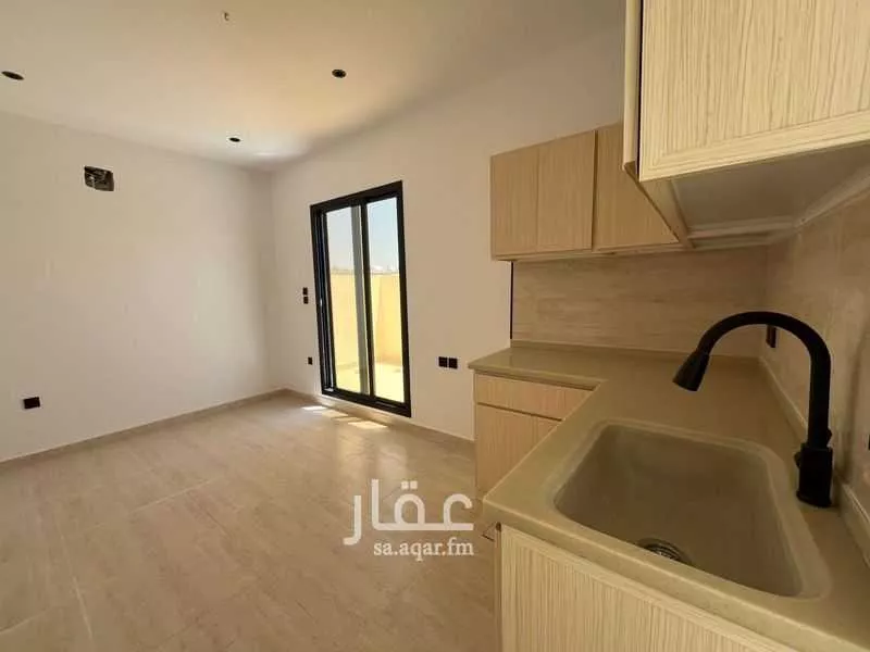 عمارة 611 م² في الراكة الشمالية 13