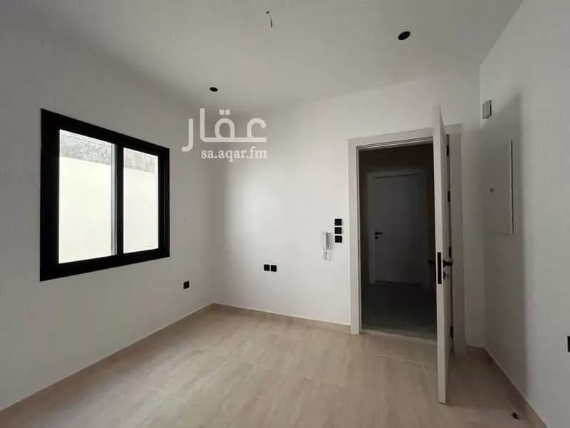 عمارة 611 م² في الراكة الشمالية 14