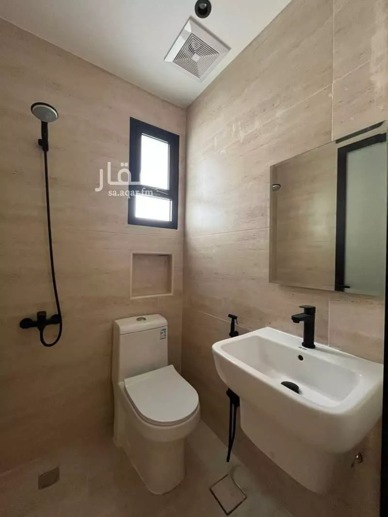 عمارة 611 م² في الراكة الشمالية 15