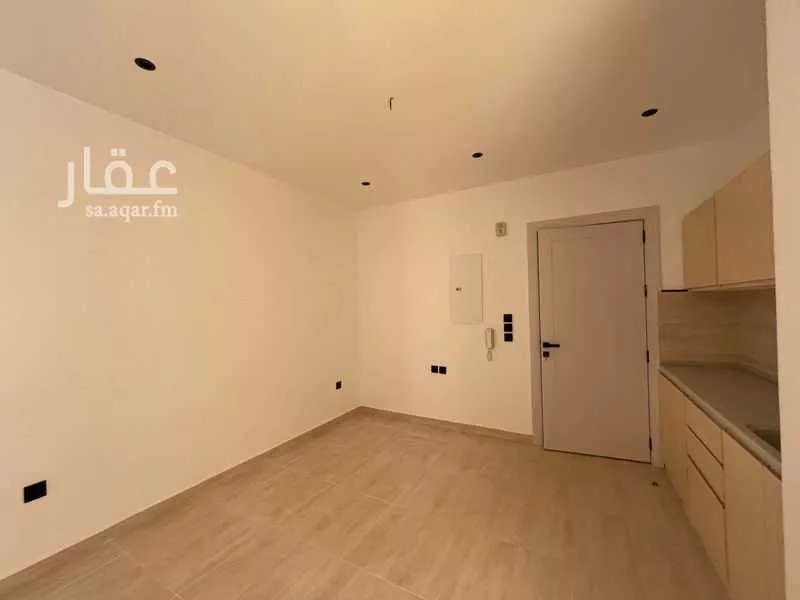 عمارة 611 م² في الراكة الشمالية 20