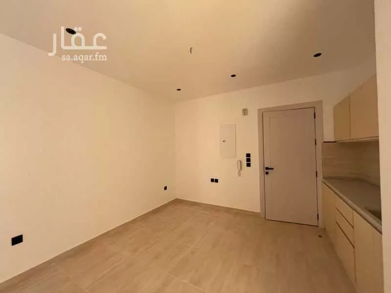 عمارة 611 م² في الراكة الشمالية 7