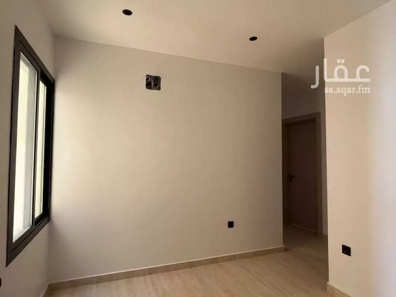 عمارة 611 م² في الراكة الشمالية 10