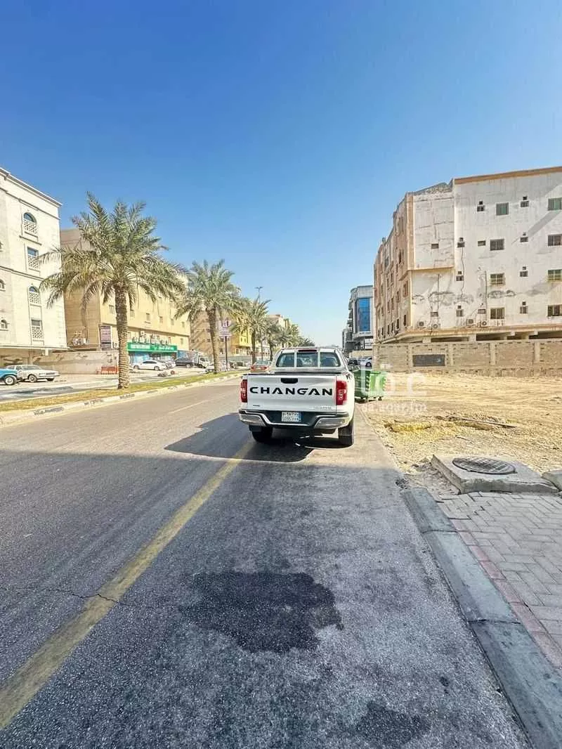 1800 sqm land in Al Olaya 5