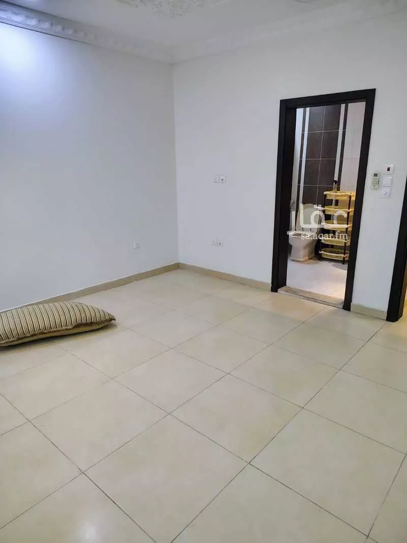 600 sqm building in Al Olaya 5