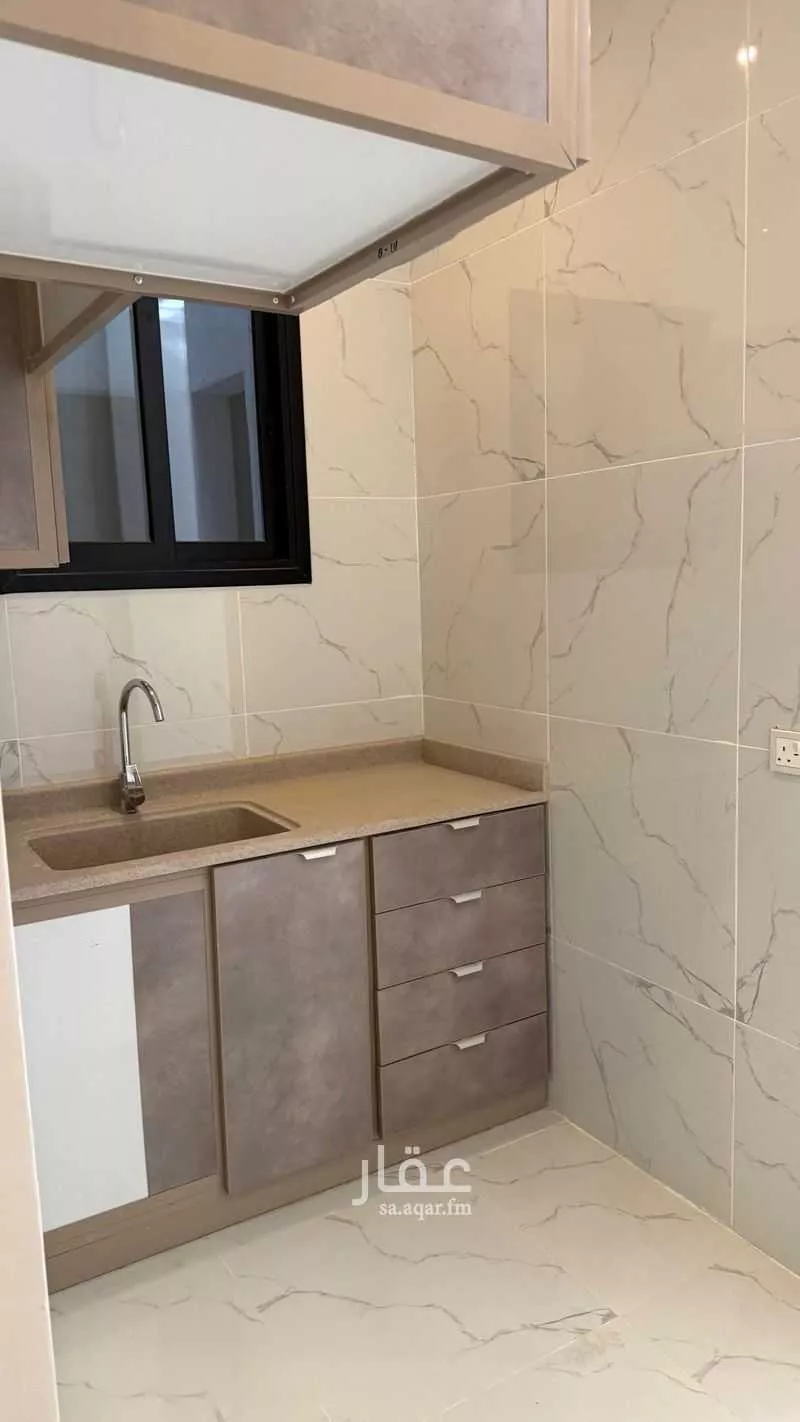 875 sqm building in Al Shiraa 2