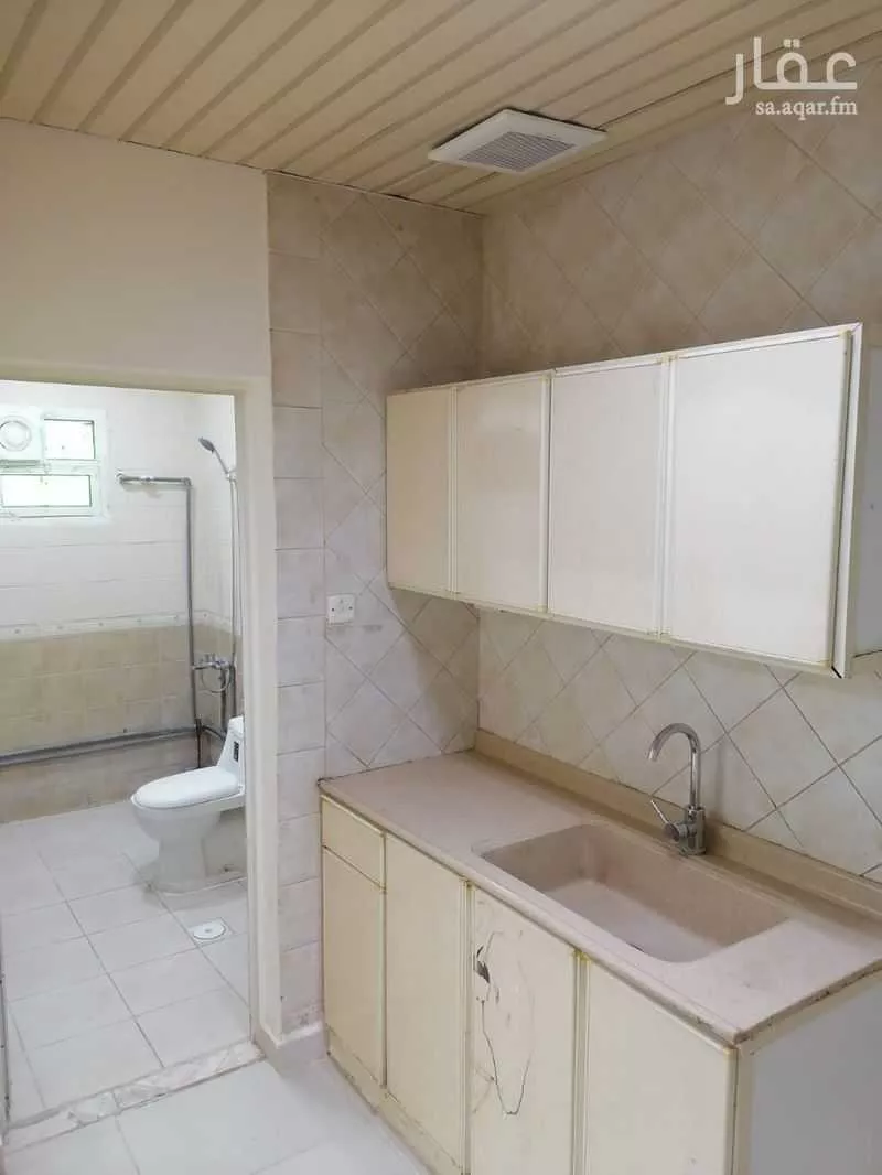 عمارة 232 م² في الثقبة 4