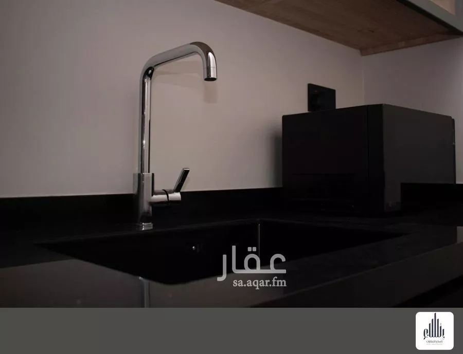 600 sqm building in Al Olaya 3