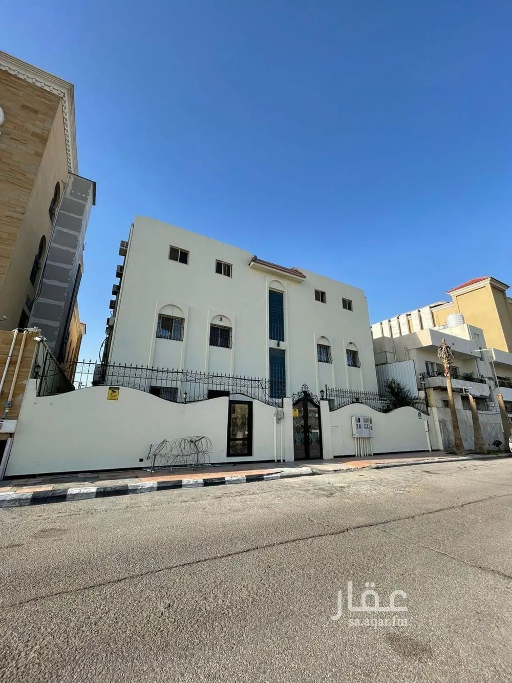 عمارة 443 م² في الحزام الأخضر 5