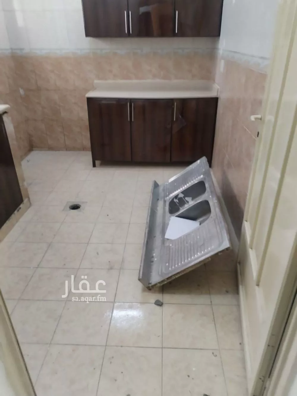 عمارة 325 م² في الثقبة 6
