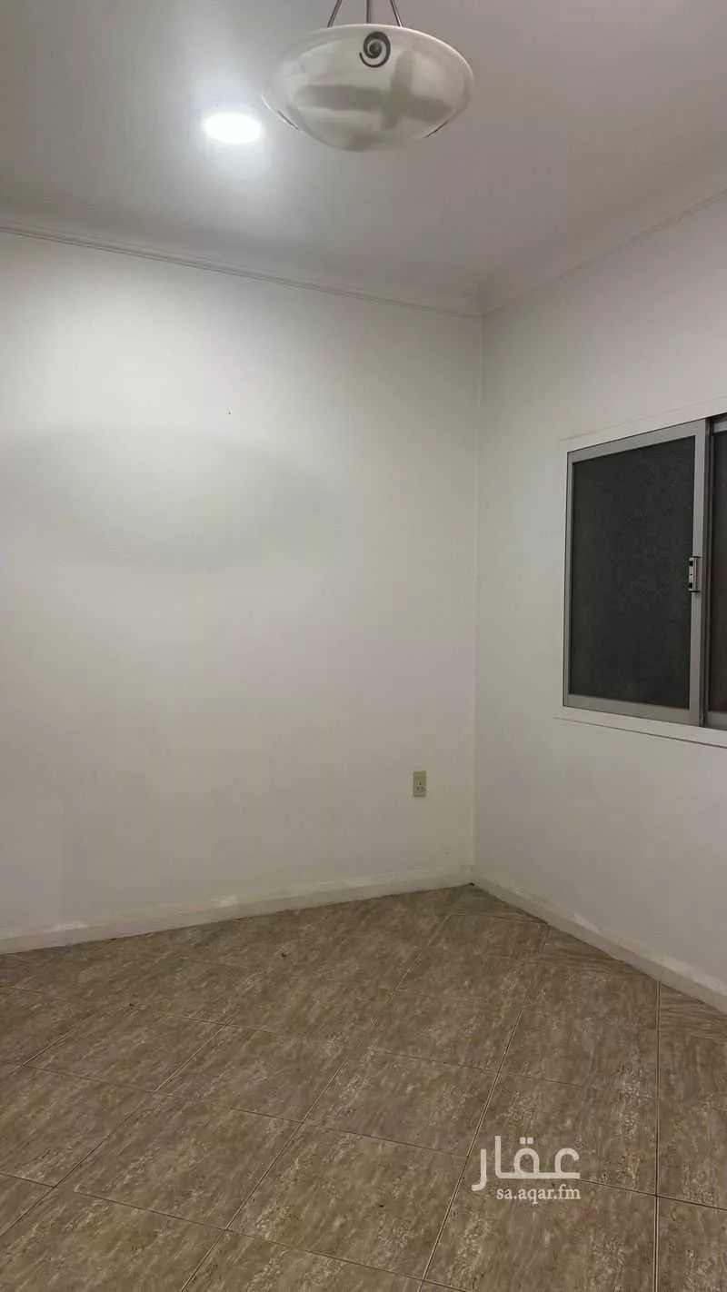 325 sqm building in Al Thuqbah 14