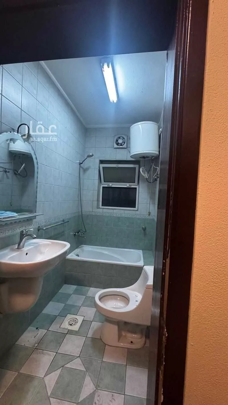325 sqm building in Al Thuqbah 15