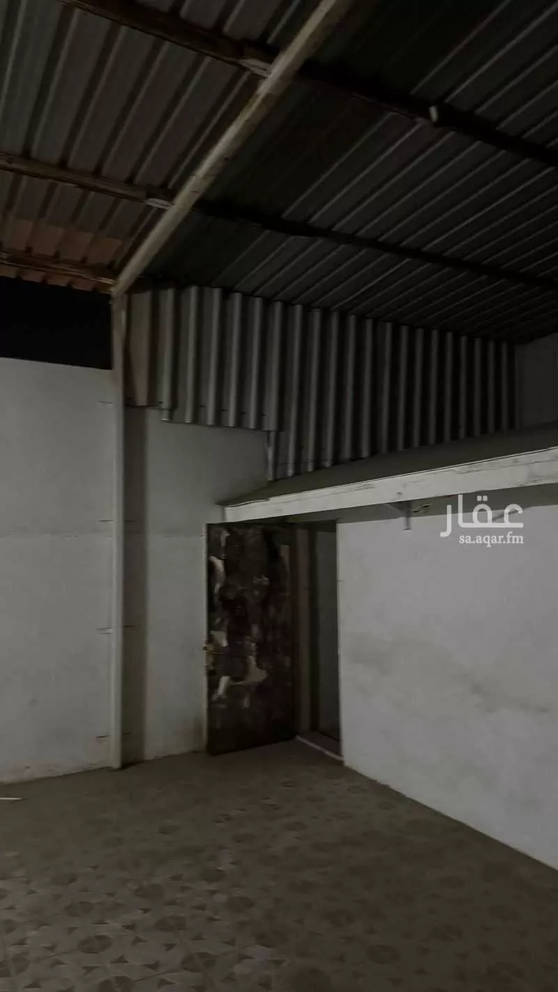 325 sqm building in Al Thuqbah 21