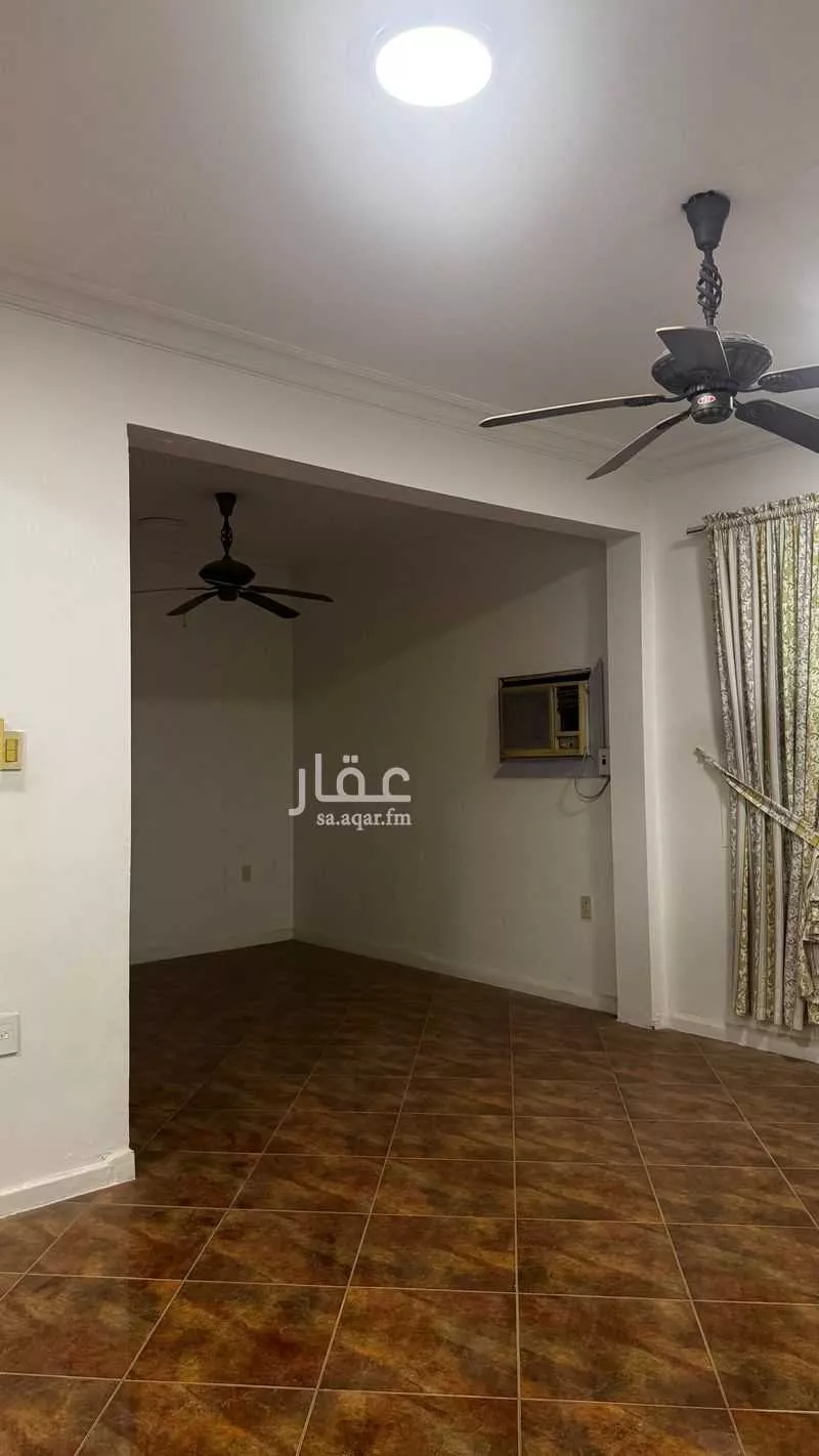 325 sqm building in Al Thuqbah 8