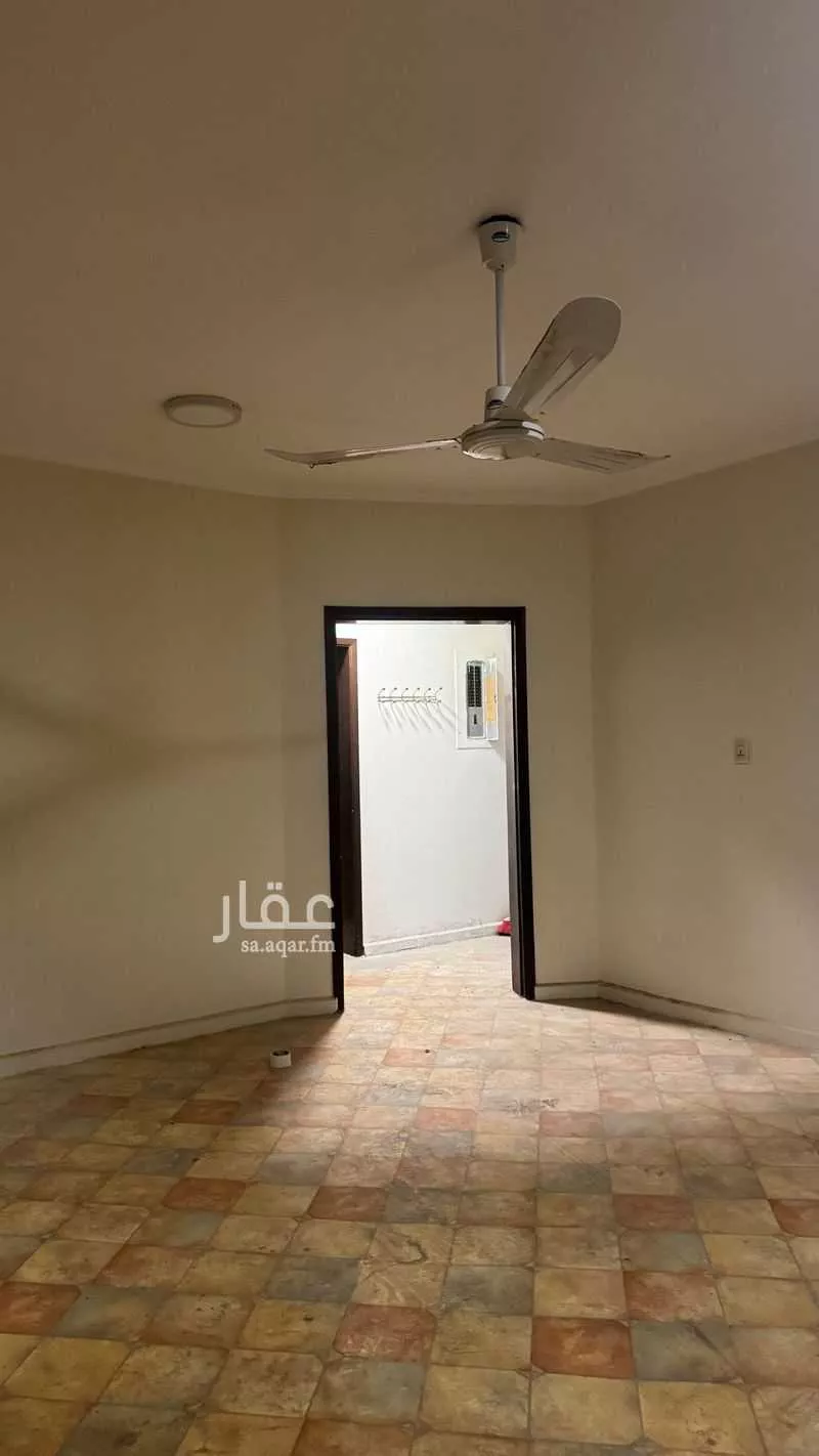 325 sqm building in Al Thuqbah 9
