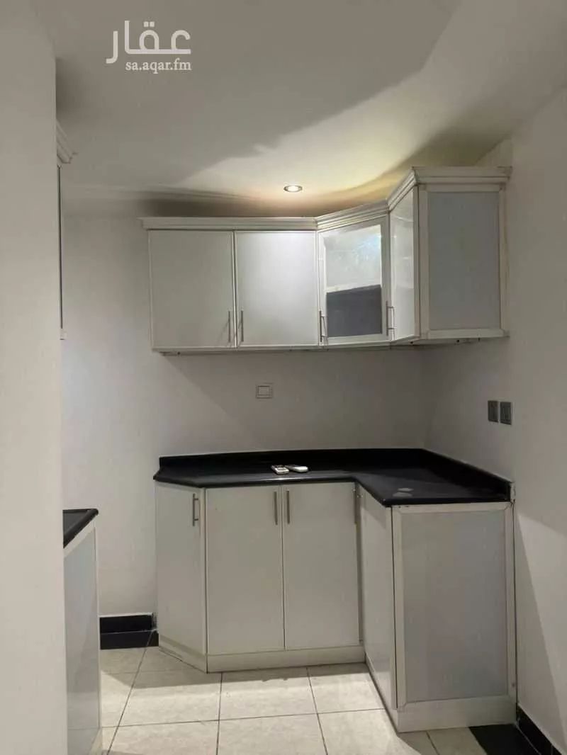 1000 sqm building in Al Khuzama 5