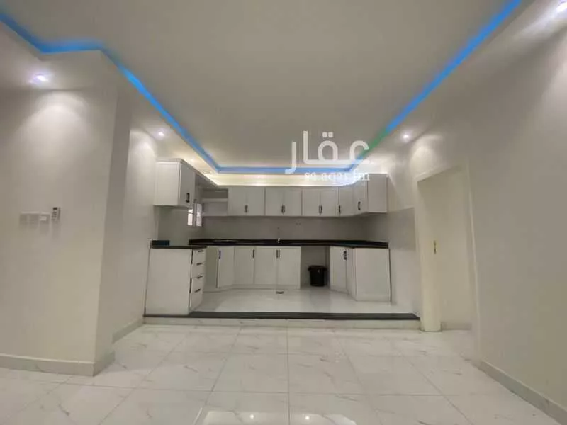 عمارة 348 م² في العقربية 2