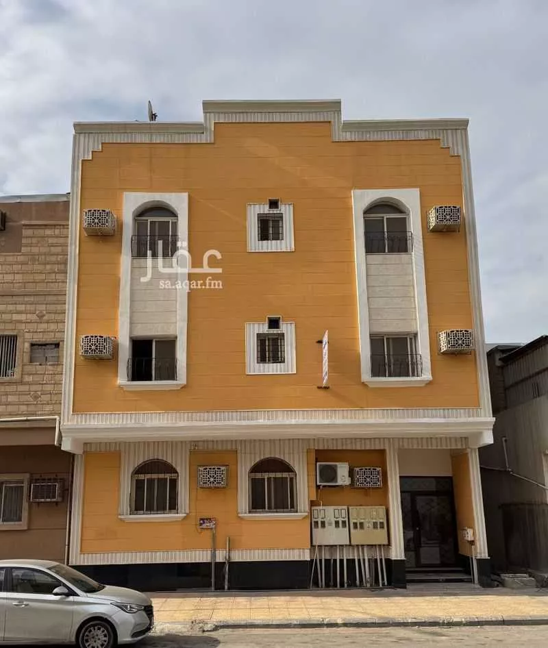 162 sqm building in Al Thuqbah 4