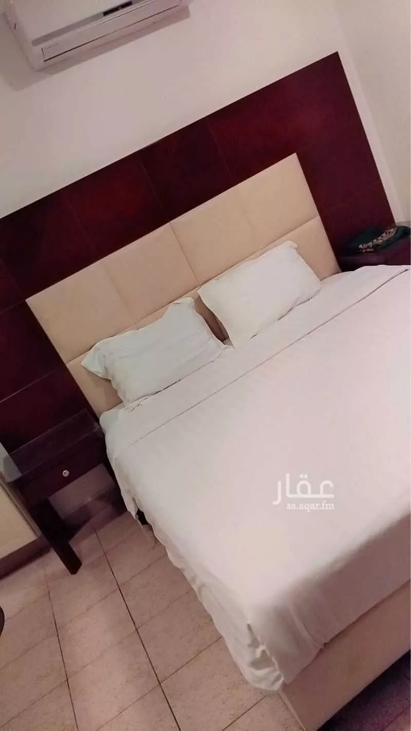 600 sqm building in Al Olaya 4