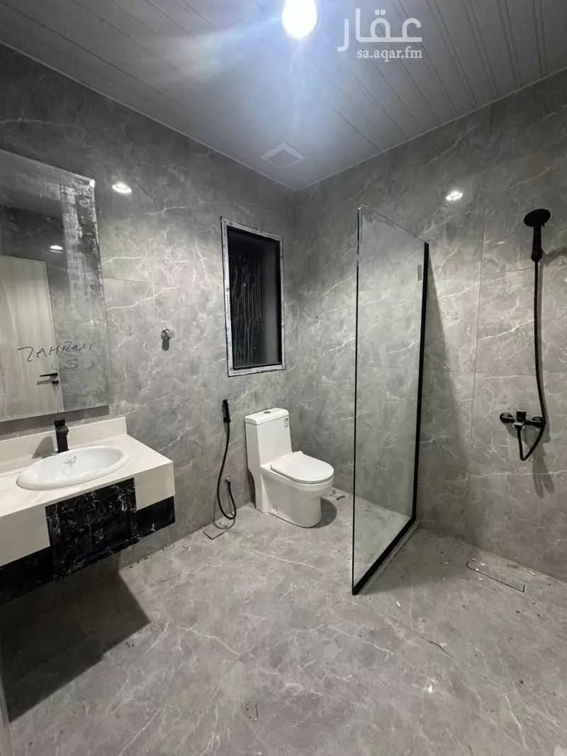 928 sqm building in Al Hamra 2