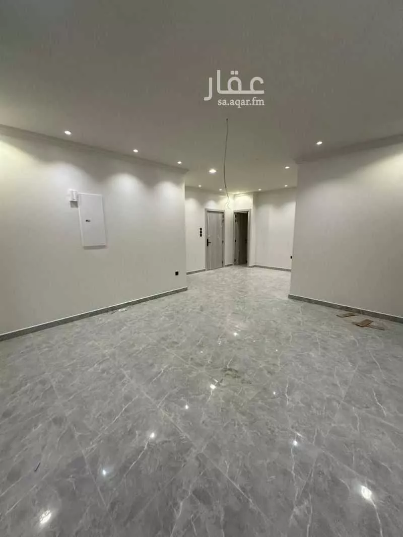 928 sqm building in Al Hamra 11