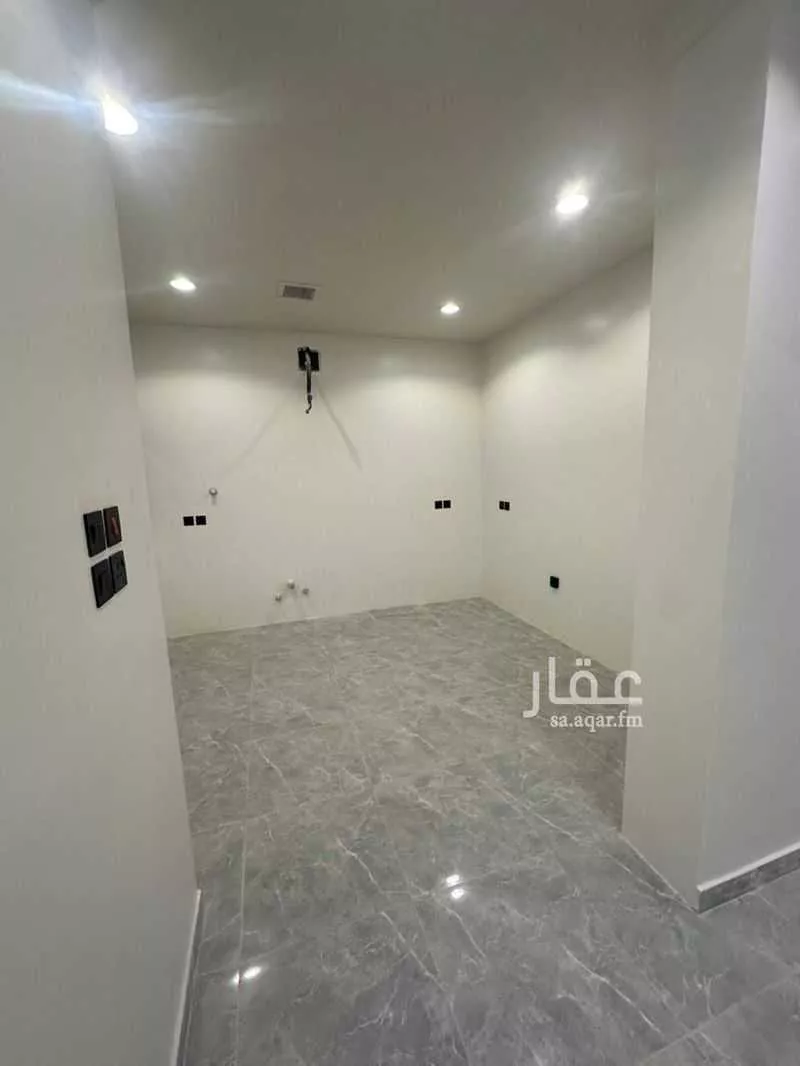 928 sqm building in Al Hamra 12