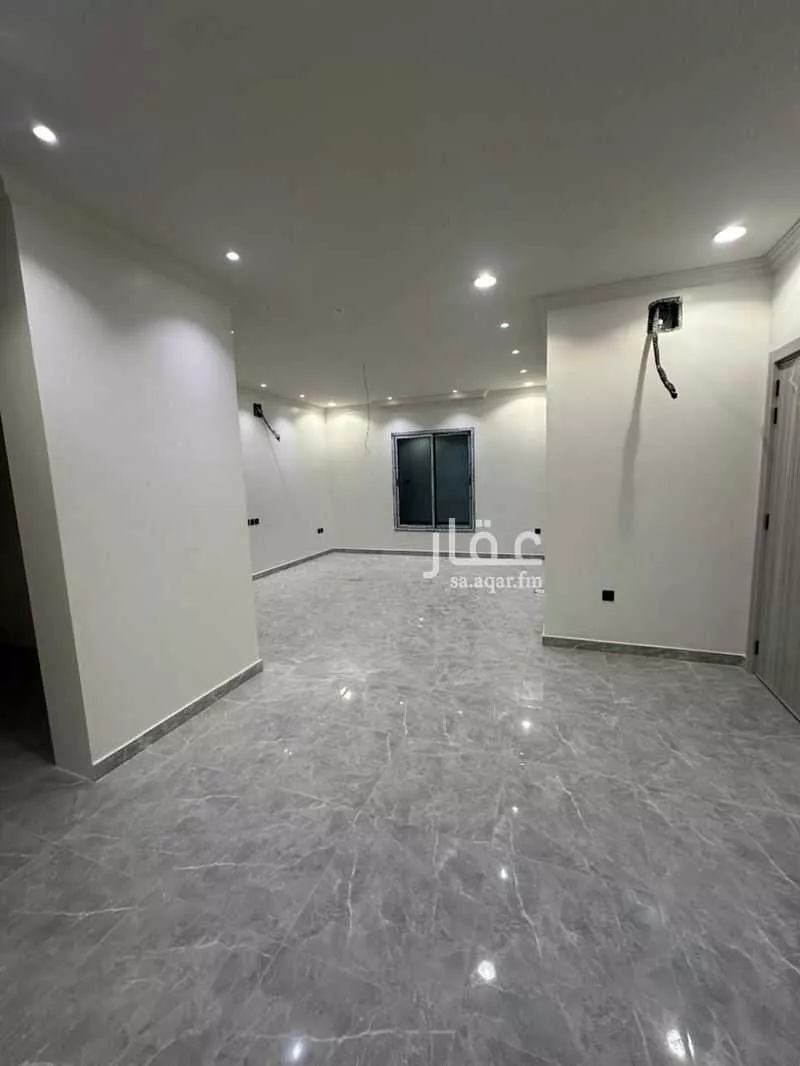 928 sqm building in Al Hamra 14